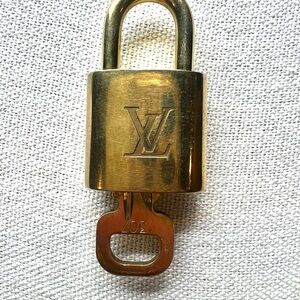 Louis Vuitton Lock and Key #307